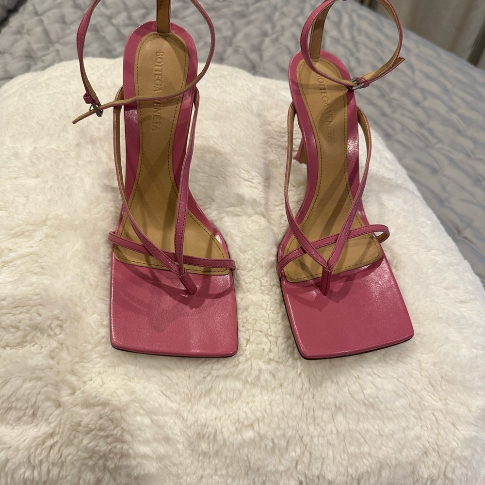 Bottega Veneta Strappy heel Fresia